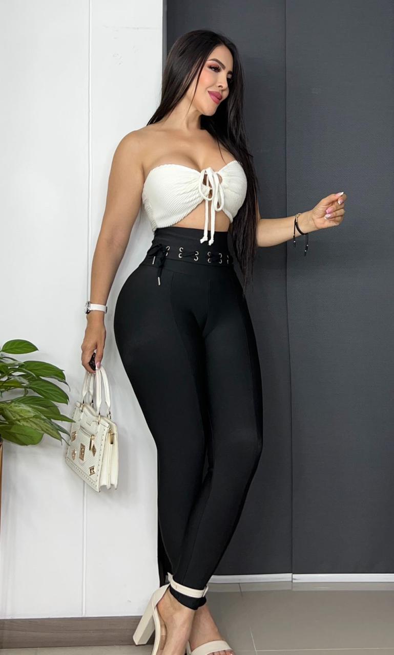 Leggins de Correa con Ojaletes